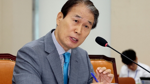 "권오을, 꿀 빠는 인생" 비난에…"그렇게도 생각하시는구나" 대답 [Y녹취록]