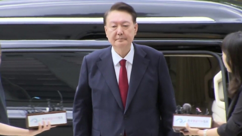 내란 특검 "윤, 가족·변호인 제외 접견 금지 결정"