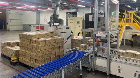 [기업] CJ대한통운, 박스 쌓기 이동형 로봇 팔레타이저 상용화