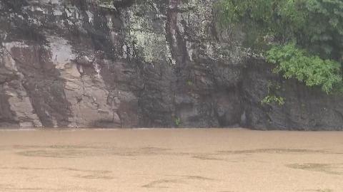  산청군 "산청읍 내리 산사태로 40대 남성 1명 숨져"