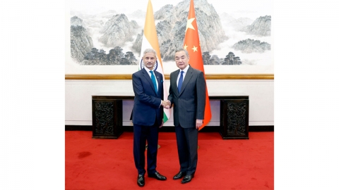 인도, 5년 만에 중국인 관광비자 발급 재개..."관계 개선 흐름"