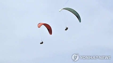 발리에서 패러글라이딩하던 한국인 2명 추락해 사망