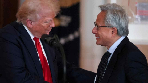 트럼프 "엔비디아 분할하려다 포기"...젠슨 황 "트럼프는 미국만의 강점"