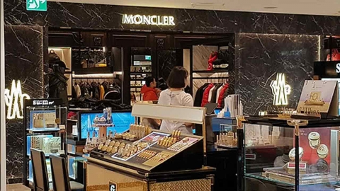 몽클레르 "관세로 가격 인상...내년에 또 올린다"