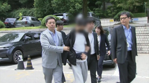 경복궁 낙서 사주범, 2심 징역 8년..."국민적 충격"