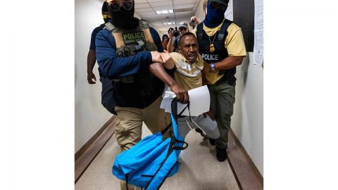 트럼프 행정부, 법원서 또 패배..."지자체에 이민 단속 강요 안 돼"