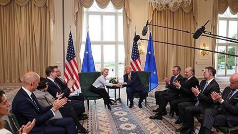 "EU, 트럼프와의 담판 하루 전 일본에 조언 구해"