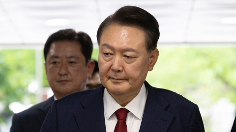 윤석열 전 대통령 측, \'계엄 피해 위자료 10만 원\' 항소