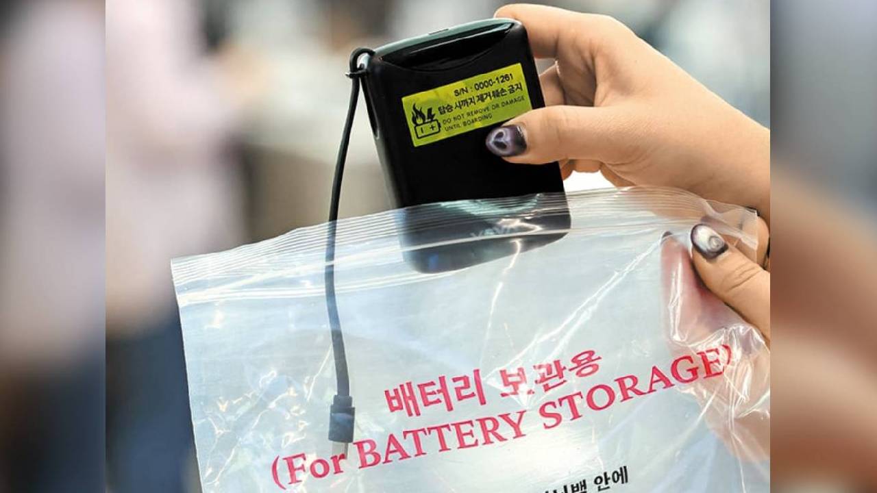 "보조배터리가 창문 아래 빠졌어요"...아시아나항공 회항 소동
