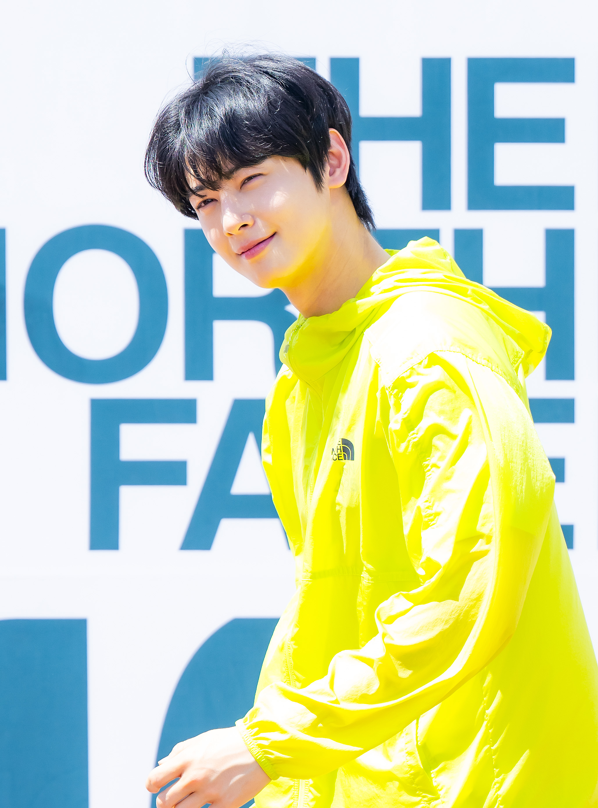 차은우 측 "군부대로 편지 삼가주길…방해되면 선물 등 폐기할 것"
