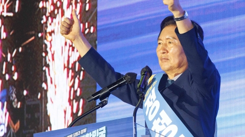  민주당 대표에 정청래 선출...이재명 정부 첫 여당 수장