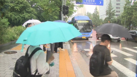 폭염 속 남부 강한 소나기…내일은 중부에 '극한 호우'