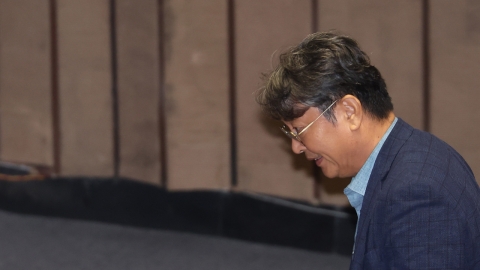 경찰, 차명주식거래 의혹 이춘석 의원 입건...고발장 접수