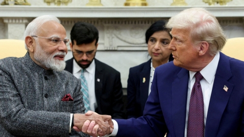 인도만 때리는 트럼프..."중국이 러시아 원유 더 많이 수입"