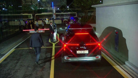  김건희 여사 특검 첫 조사 마치고 자택으로 출발