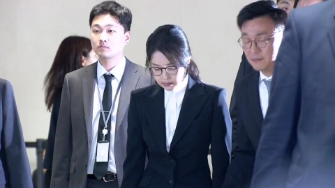 김건희 10시간 만에 귀가…특검, 구속영장 검토