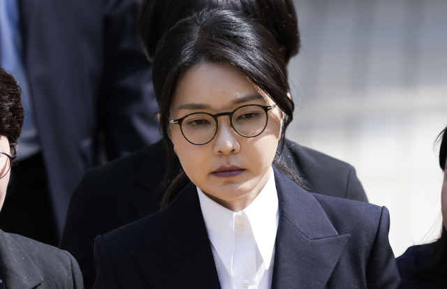 김건희 독방서 식사 거부?..."건강 문제로 안 넘어가는 것"