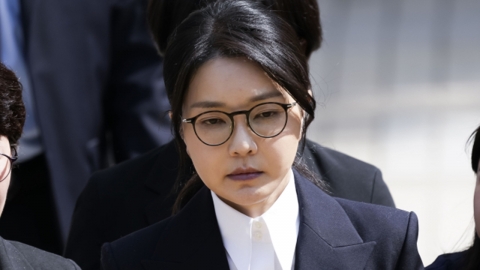 김건희 독방서 식사 거부?…"건강 문제로 안 넘어가는 것"