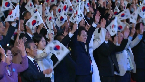 이 대통령, 첫 광복절 경축사…"남북대화 복원·일본 상생협력"
