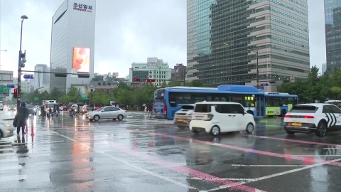 [날씨] 전국 폭염특보…중북부 비, 오후부터 일부 시간당 30mm