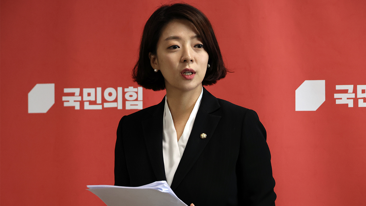 국힘 배현진, 피습 후유증에 두개골 수술…"뇌 하부 뼈 파손"