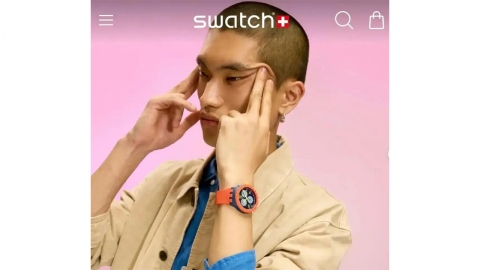 스와치 '눈 찢기' 홍보 사진...중국서 논란되자 사과