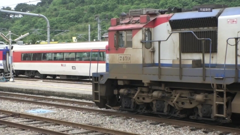 청도서 철도 작업자 7명 무궁화호에 치여...2명 사망