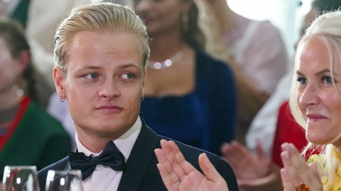 노르웨이 왕세자 의붓아들, 성폭행 4건 등 32개 혐의로 재판 행