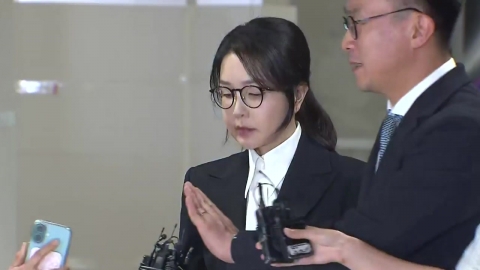 김건희, 조사 내내 '침묵'…특검, 내일 10시 재소환 통보
