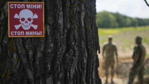우크라 영토 ¼ 폭발물로 오염...'지뢰 100만 개' 세계 최대 매설국