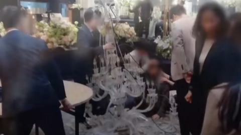 결혼식 중 하객 머리로 추락한 샹들리에…호텔 직원 송치