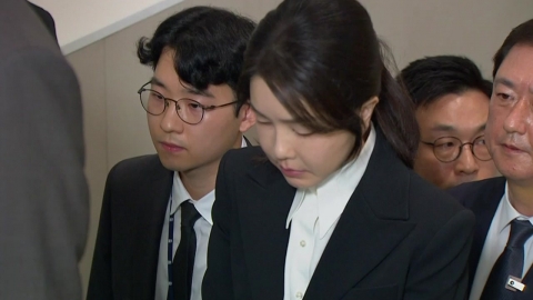  김건희 특검, '목걸이·시계 수수' 관련자 주거지 압수수색