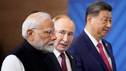 인도 모디 총리, 중 열병식 불참..."경쟁국에 아부 비판 우려"