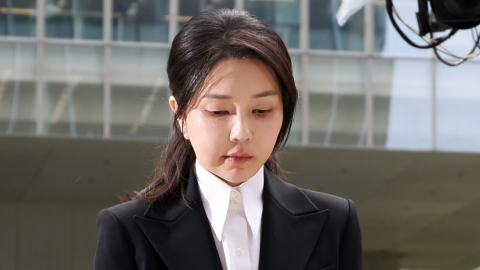  김건희, 특검 기소에 "묵묵히 재판에 임할 것"