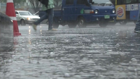 오늘 전국 비...시간당 30mm ↑, 돌풍·벼락