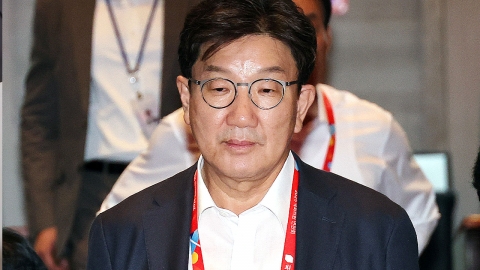 "권성동, 통일교 총재에 큰절 왜 했나" vs. "표 얻으려 방문한 것" [Y녹취록]