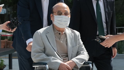  특검, 이봉관 서희건설 회장 오늘 오후 2시 재소환