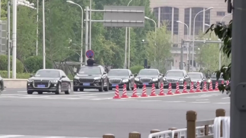 김정은, 북한 대사관 출발…북경역 쪽으로 이동