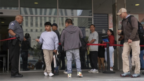 '비자·영주권 발급' 미 이민국, 총기 소유하고 체포도 한다