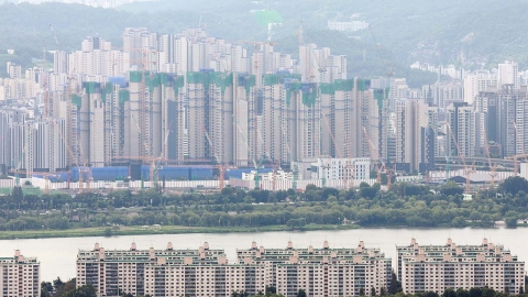 대출도 더 조인다...집값 잡기 위해 안간힘 [Y녹취록]