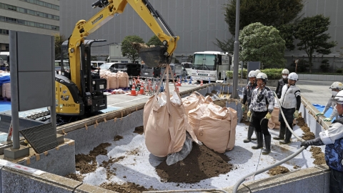 후쿠시마 원전 오염 흙, 도쿄 도심 부처 화단에도 투입