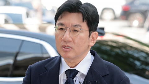 \'부정거래 의혹\' 하이브 방시혁 경찰 소환