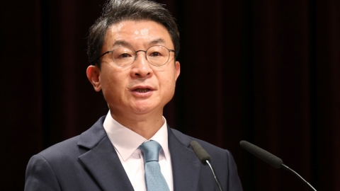 이억원 금융위원장 "생산적 금융 강화...조직개편, 결정 따르는 게 의무"