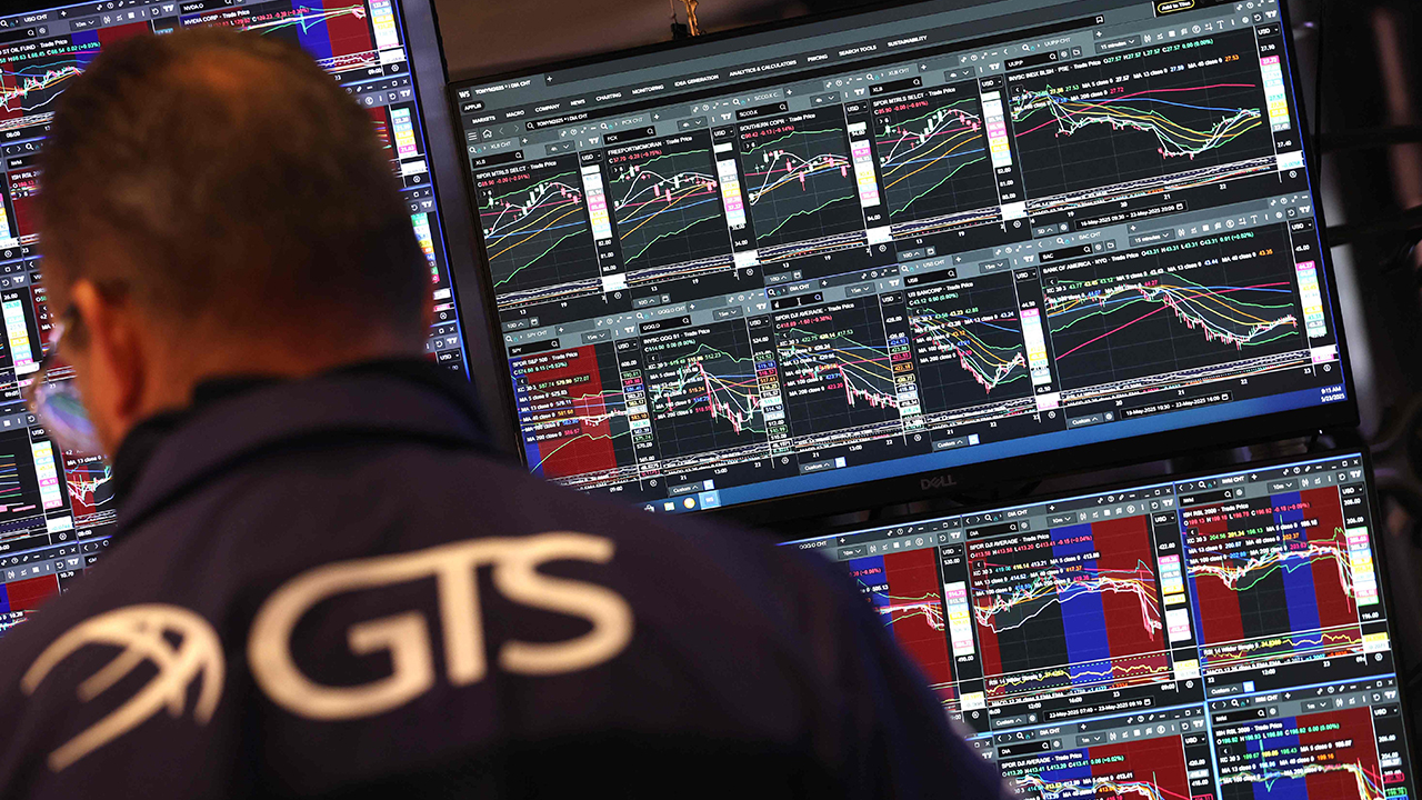 뉴욕 증시, 금리 인하·파월 발언에 혼조세로 마감