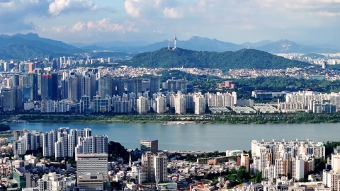 서울 아파트 8월 거래량 7월 넘어…\'한강벨트\' 증가세 주도