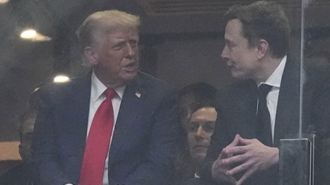 트럼프 오랜만에 만난 머스크에 "보고 싶었어"