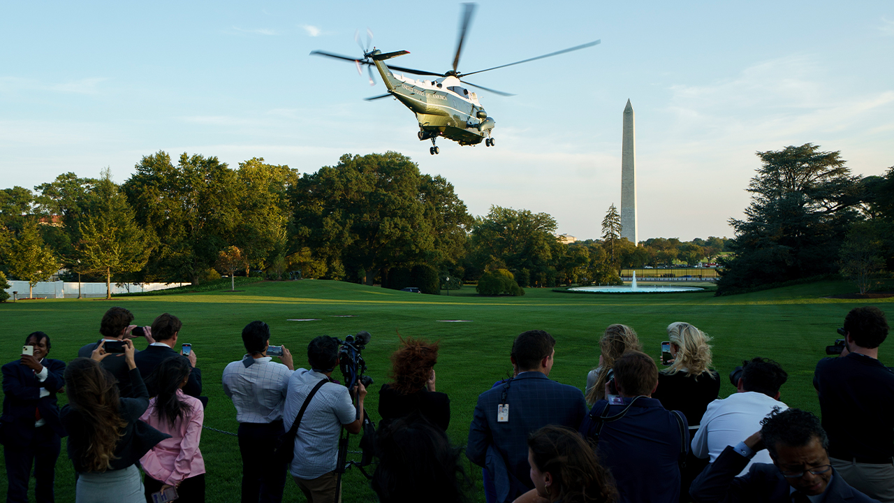 이륙하던 트럼프 전용 헬기에 레이저 빔 쏴...30대 기소