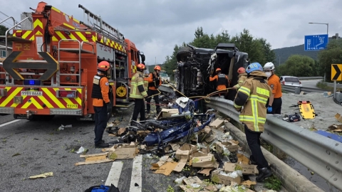 덤프트럭, 차량 3대 충돌...경마 중계 도박사이트 적발