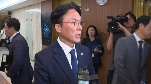 국회 온 김민석 "오보"…야당 "대한민국 최대 리스크"