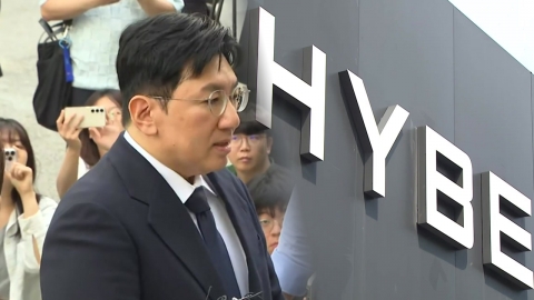 소환되는 방시혁, 선고 앞둔 뉴진스…운명의 한 달